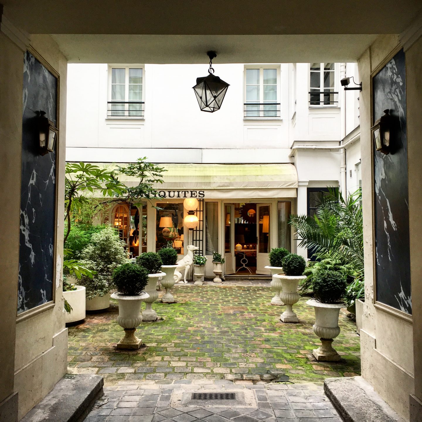 Re-voir Paris
