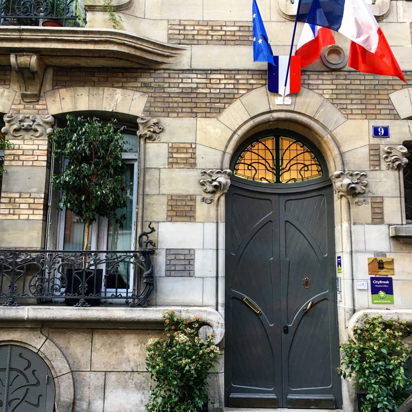 Re-voir Paris