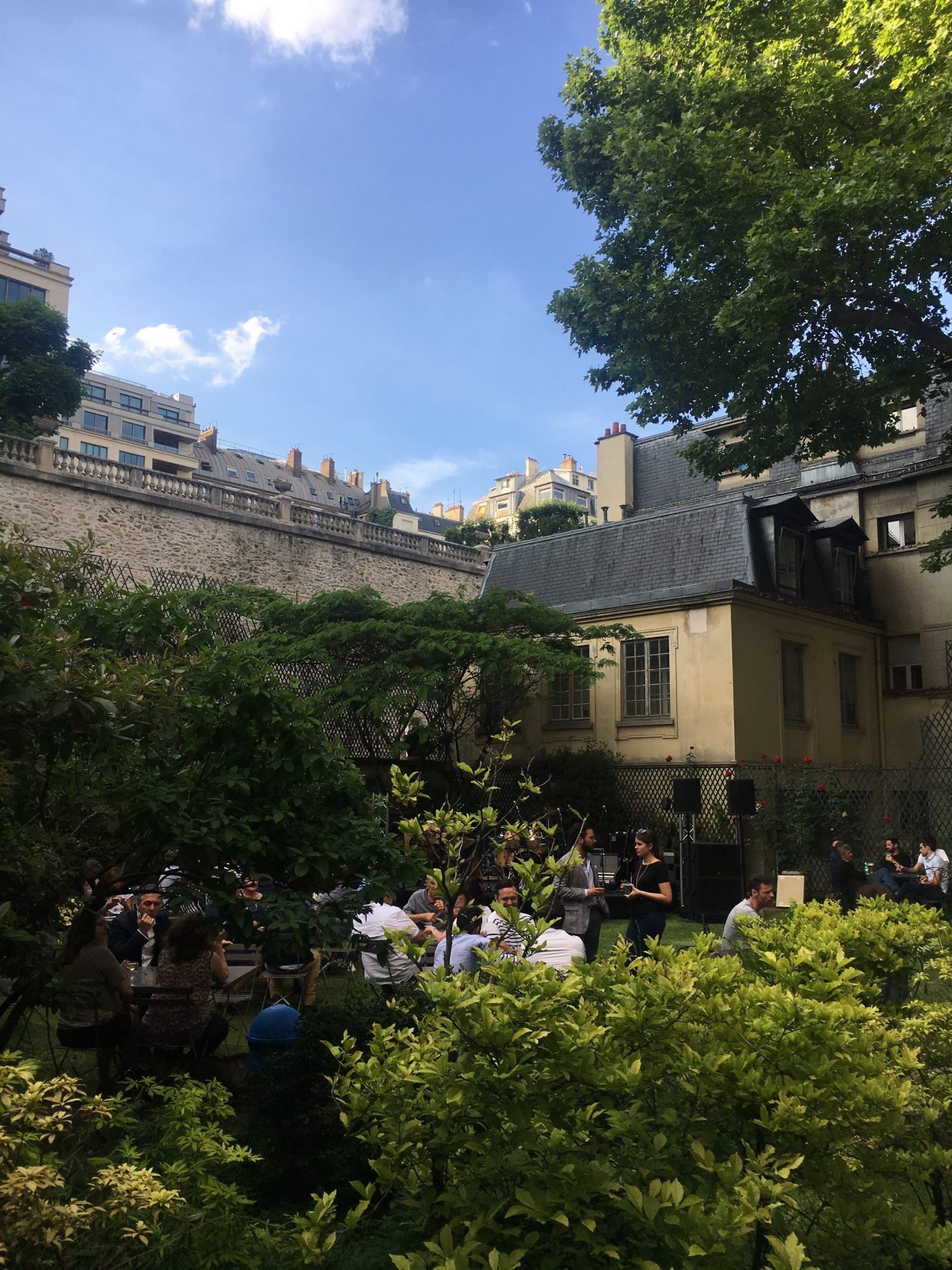 Re-voir Paris