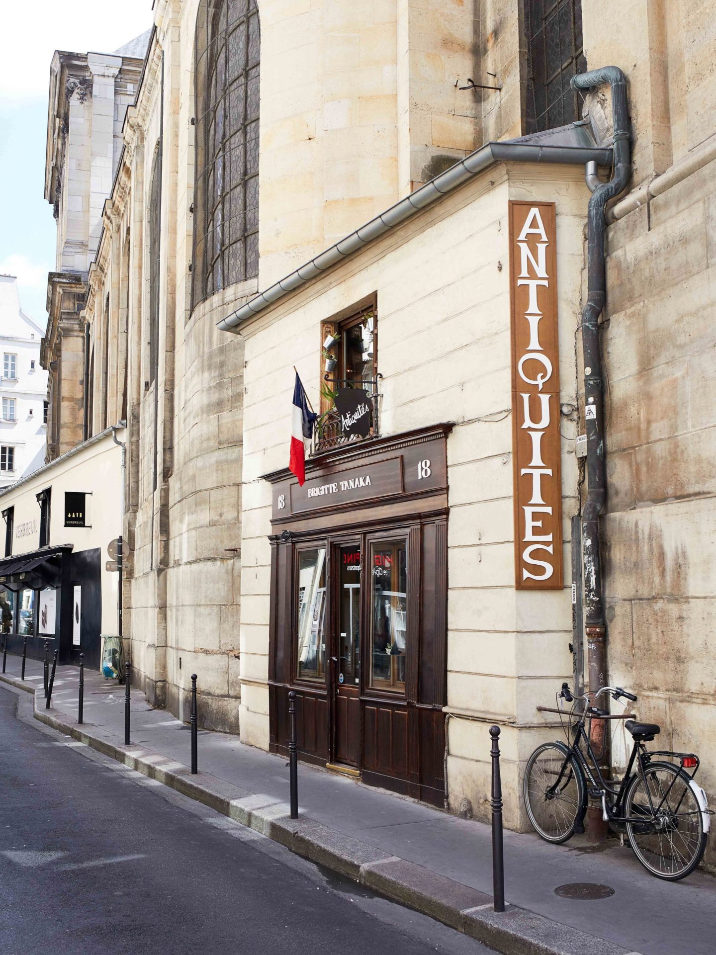Re-voir Paris