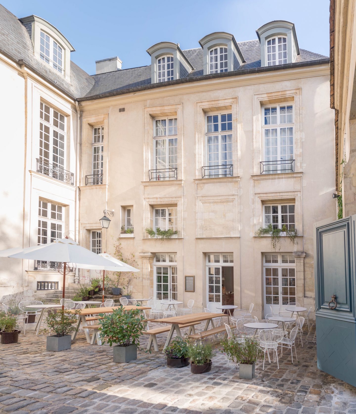 Re-voir Paris