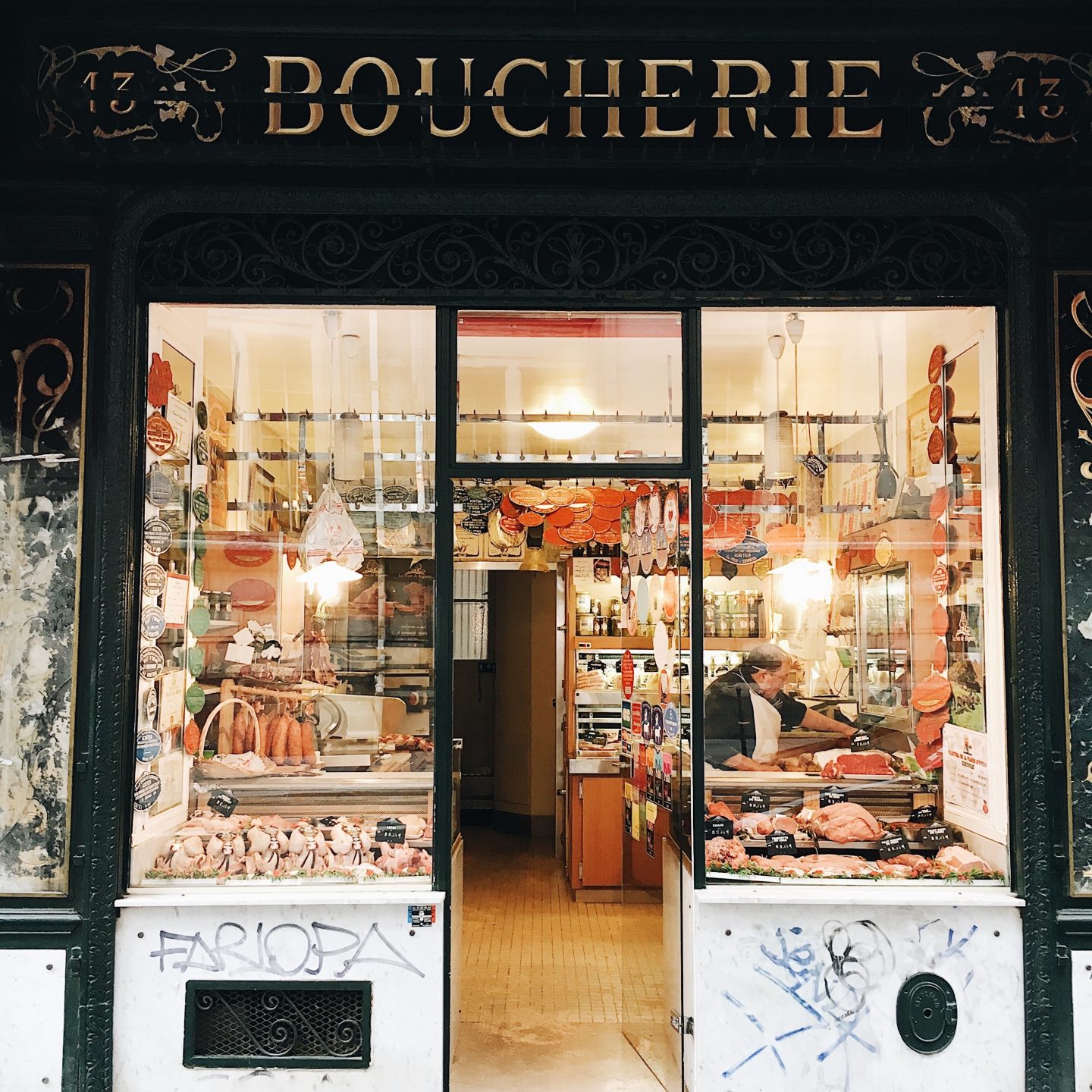 Re-voir Paris
