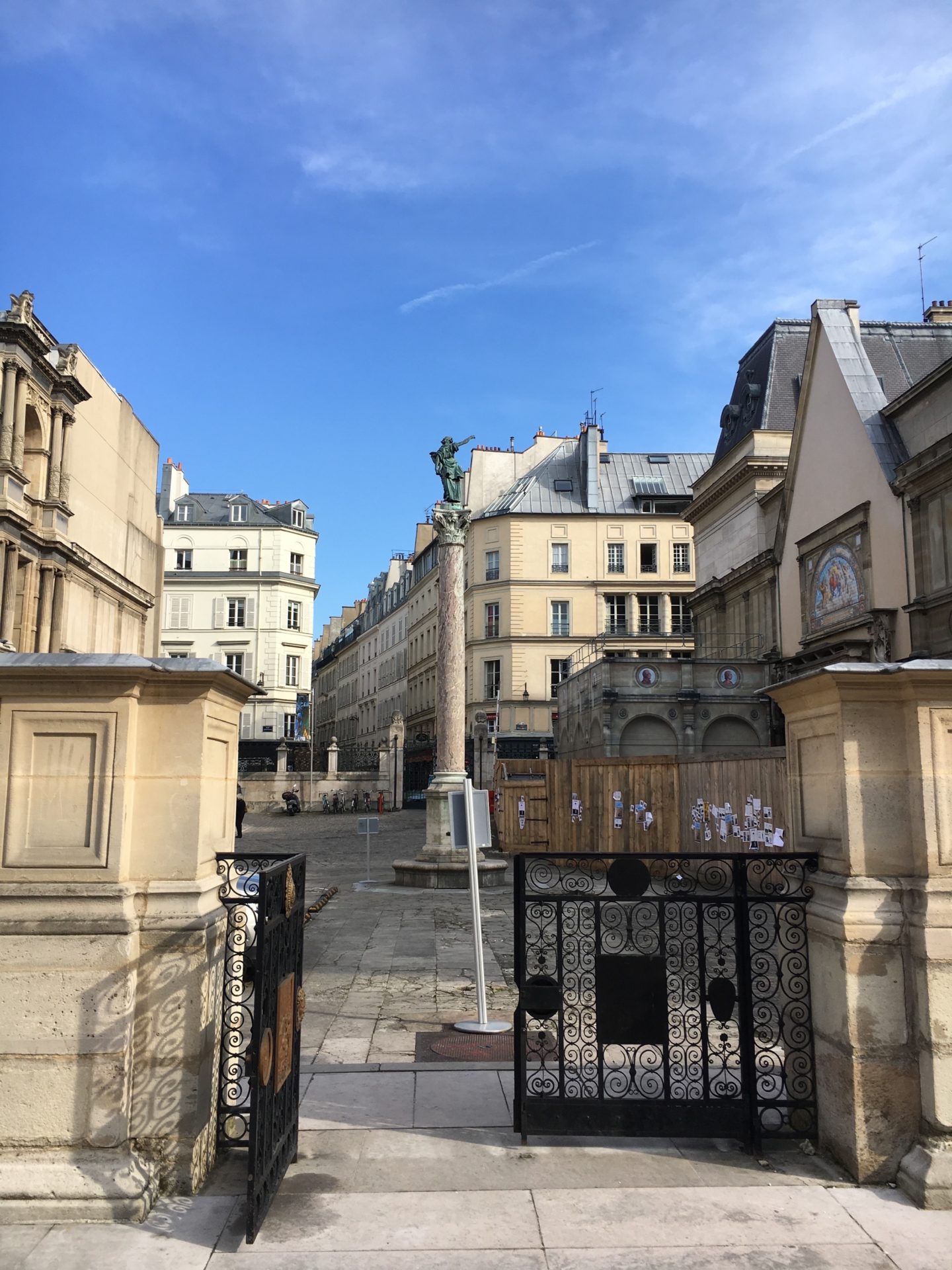 Re-voir Paris
